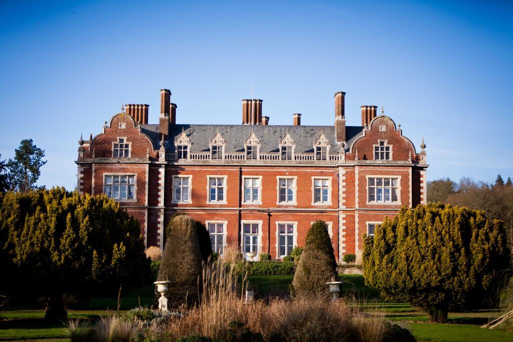 Lynford Hall Hotel マンドフォード エクステリア 写真